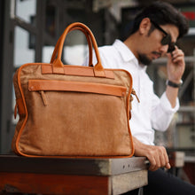 โหลดรูปภาพลงในเครื่องมือใช้ดูของ Gallery กระเป๋าหนัง/กระเป๋าสะพายข้างหนัง