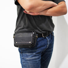 โหลดรูปภาพลงในเครื่องมือใช้ดูของ Gallery กระเป๋าสะพายข้างหนังแท้ รุ่น B-BK-1263-2