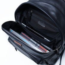 โหลดรูปภาพลงในเครื่องมือใช้ดูของ Gallery กระเป๋าเป้หนังผู้ชาย