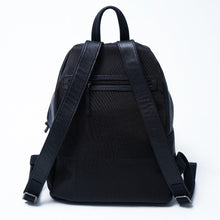 โหลดรูปภาพลงในเครื่องมือใช้ดูของ Gallery กระเป๋าเป้หนังผู้ชาย