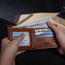 โหลดรูปภาพลงในเครื่องมือใช้ดูของ Gallery กระเป๋าสตางค์หนังแท้