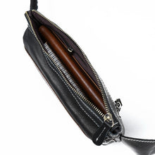 โหลดรูปภาพลงในเครื่องมือใช้ดูของ Gallery กระเป๋าหนังคาดเอวผู้ชาย