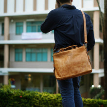 โหลดรูปภาพลงในเครื่องมือใช้ดูของ Gallery กระเป๋าโน๊ตบุ๊คหนัง/กระเป๋าเอกสารหนัง รุ่น Kennedy สินค้าขายดี