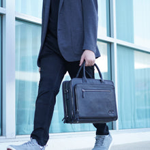 โหลดรูปภาพลงในเครื่องมือใช้ดูของ Gallery กระเป๋าเอกสารหนัง/กระเป๋าหนังใส่โน๊ตบุ๊ค รุ่น Hamilton (Black)