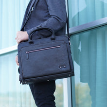 โหลดรูปภาพลงในเครื่องมือใช้ดูของ Gallery กระเป๋าเอกสารหนัง/กระเป๋าหนังใส่โน๊ตบุ๊ค รุ่น Hamilton (Black)