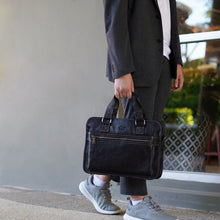 โหลดรูปภาพลงในเครื่องมือใช้ดูของ Gallery กระเป๋าโน๊ตบุ๊คหนัง/กระเป๋าเอกสารหนัง รุ่น Hamilton สินค้าขายดี