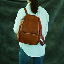 โหลดรูปภาพลงในเครื่องมือใช้ดูของ Gallery กระเป๋าเป้หนังแท้ ผู้หญิง รุ่น Monroe สินค้าใหม่ขายดี