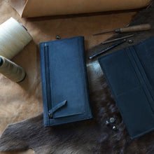 โหลดรูปภาพลงในเครื่องมือใช้ดูของ Gallery กระเป๋าสตางค์หนังแท้ รุ่น W-ACL-0432