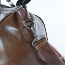 โหลดรูปภาพลงในเครื่องมือใช้ดูของ Gallery กระเป๋าหนังผู้ชาย /กระเป๋าหนังเดินทางผู้ชายน้ำตาล รุ่น B-CBR-8919