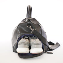 โหลดรูปภาพลงในเครื่องมือใช้ดูของ Gallery กระเป๋าหนังผู้ชาย /กระเป๋าหนังเดินทางผู้ชายสีดำ รุ่น B-BK-8919