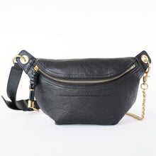 โหลดรูปภาพลงในเครื่องมือใช้ดูของ Gallery กระเป๋าหนังผู้หญิง /กระเป๋าหนังคาดอกผู้หญิง สีน้ำดำรุ่น B-BK-6094