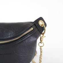 โหลดรูปภาพลงในเครื่องมือใช้ดูของ Gallery กระเป๋าหนังผู้หญิง /กระเป๋าหนังคาดอกผู้หญิง สีน้ำดำรุ่น B-BK-6094