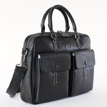 โหลดรูปภาพลงในเครื่องมือใช้ดูของ Gallery กระเป๋าหนังผู้ชาย/กระเป๋าหนังสะพายข้างผู้ชาย สีดำ รุ่น B-BK-8905