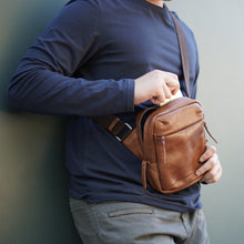 โหลดรูปภาพลงในเครื่องมือใช้ดูของ Gallery กระเป๋าหนังผู้ชาย /กระเป๋าหนังคาดอกผู้ชายสีน้ำตาลรุ่น B-CBR-788