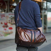 โหลดรูปภาพลงในเครื่องมือใช้ดูของ Gallery กระเป๋าหนังผู้ชาย /กระเป๋าหนังเดินทางผู้ชายน้ำตาล รุ่น B-CBR-8919