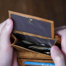 โหลดรูปภาพลงในเครื่องมือใช้ดูของ Gallery กระเป๋าสตางค์หนังแท้