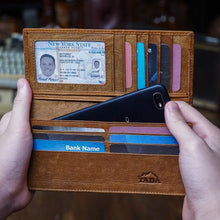 โหลดรูปภาพลงในเครื่องมือใช้ดูของ Gallery กระเป๋าสตางค์หนังแท้