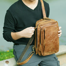 โหลดรูปภาพลงในเครื่องมือใช้ดูของ Gallery กระเป๋าหนังผู้ชาย/กระเป๋าเป้ผู้ชาย สีนํ้าตาล รุ่น B-LBR-215