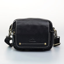 โหลดรูปภาพลงในเครื่องมือใช้ดูของ Gallery กระเป๋าสะพายข้างหนังแท้ รุ่น B-BK-1263-2