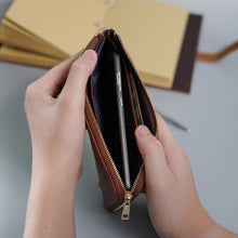 โหลดรูปภาพลงในเครื่องมือใช้ดูของ Gallery กระเป๋าสตางค์หนังแท้