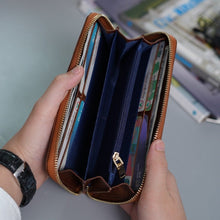 โหลดรูปภาพลงในเครื่องมือใช้ดูของ Gallery กระเป๋าสตางค์หนังแท้