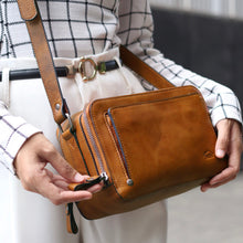 โหลดรูปภาพลงในเครื่องมือใช้ดูของ Gallery กระเป๋ากล้องหนัง รุ่น Curie