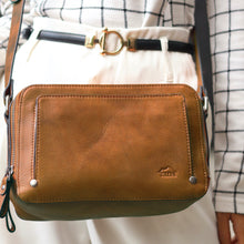 โหลดรูปภาพลงในเครื่องมือใช้ดูของ Gallery กระเป๋ากล้องหนัง รุ่น Curie