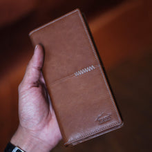 โหลดรูปภาพลงในเครื่องมือใช้ดูของ Gallery กระเป๋าสตางค์หนังแท้