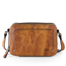 โหลดรูปภาพลงในเครื่องมือใช้ดูของ Gallery กระเป๋ากล้องหนัง รุ่น Curie