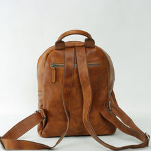 โหลดรูปภาพลงในเครื่องมือใช้ดูของ Gallery กระเป๋าเป้หนังแท้ ผู้หญิง รุ่น Earhart (B-LBR-256) สินค้าใหม่ขายดี