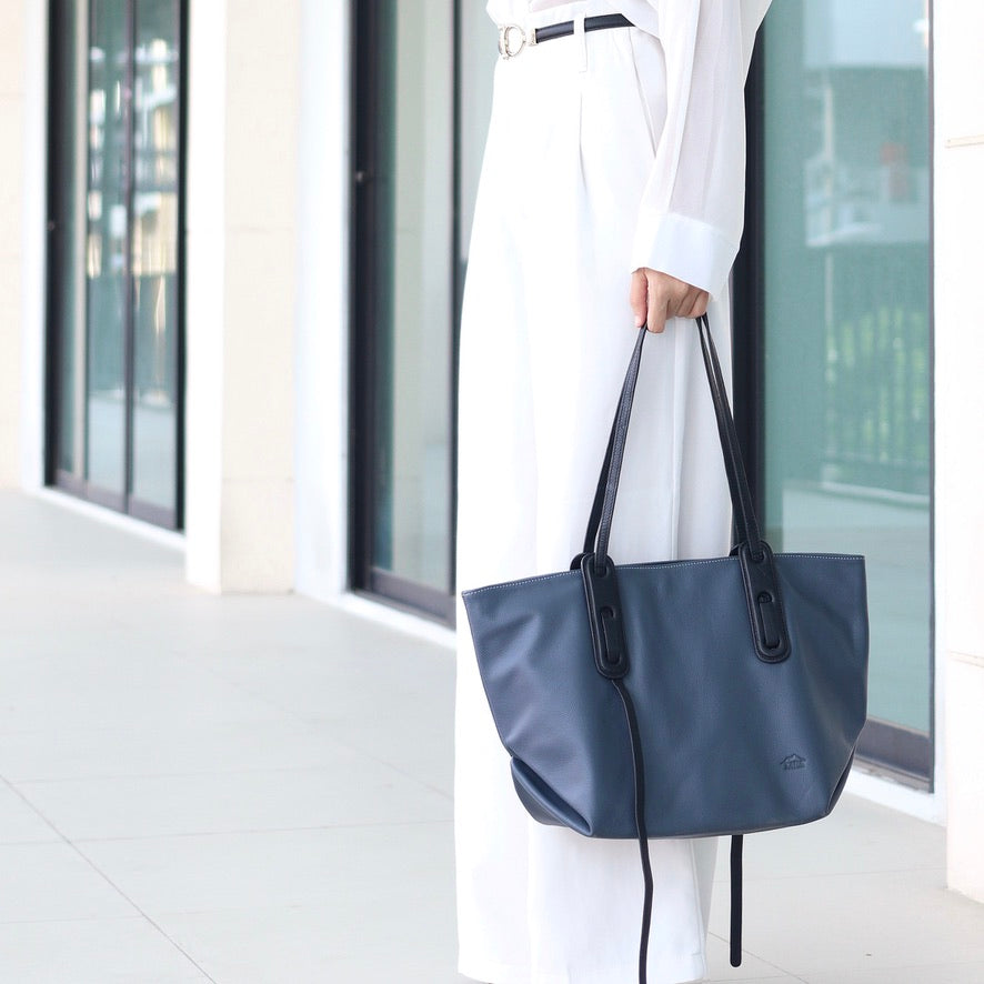 กระเป๋าหนังผู้หญิง /กระเป๋าหนังสะพายข้างผู้หญิง สีเทา B-GRA-763 (Freya)