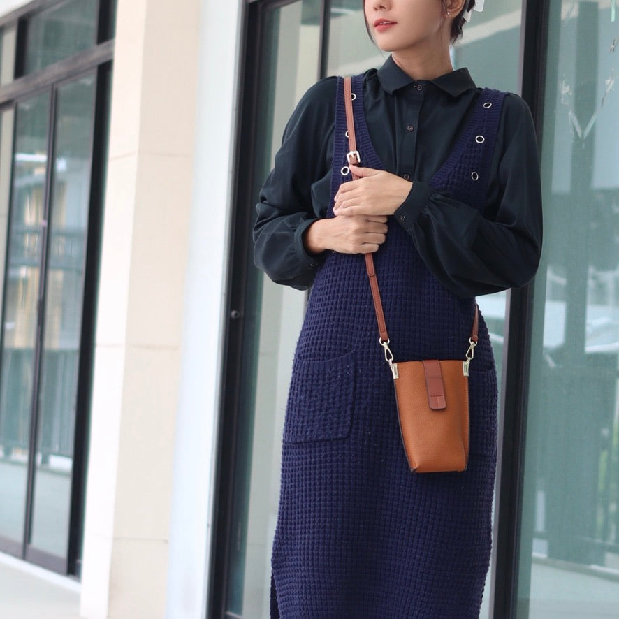 กระเป๋าหนังผู้หญิง /กระเป๋าหนังสะพายข้างผู้หญิง สีน้าตาล รุ่น B-LBR-8820 Lily