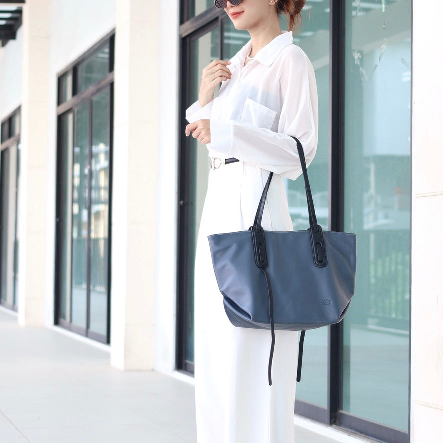 กระเป๋าหนังผู้หญิง /กระเป๋าหนังสะพายข้างผู้หญิง สีเทา B-GRA-763 (Freya)