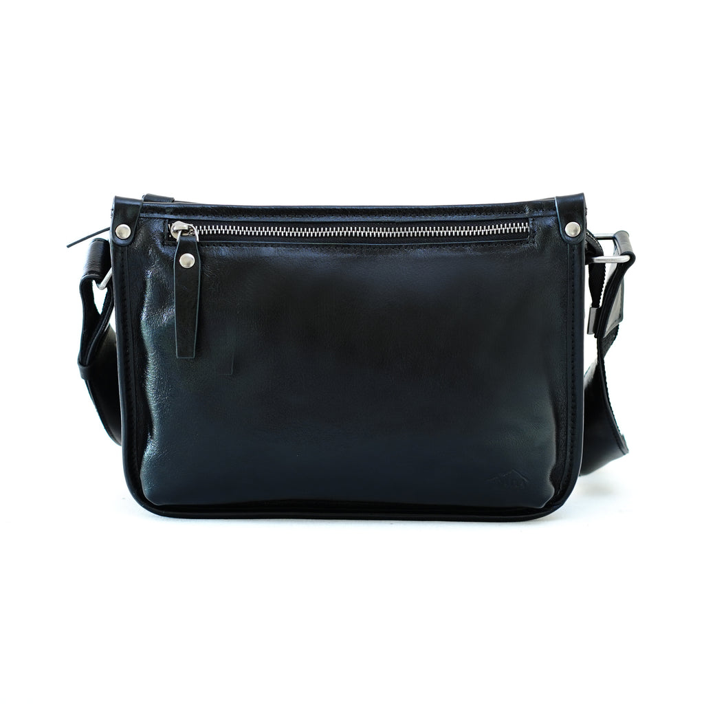 กระเป๋าหนังผู้ชาย/กระเป๋าหนังสะพายข้าง สีดำ รุ่น B-BK-8335