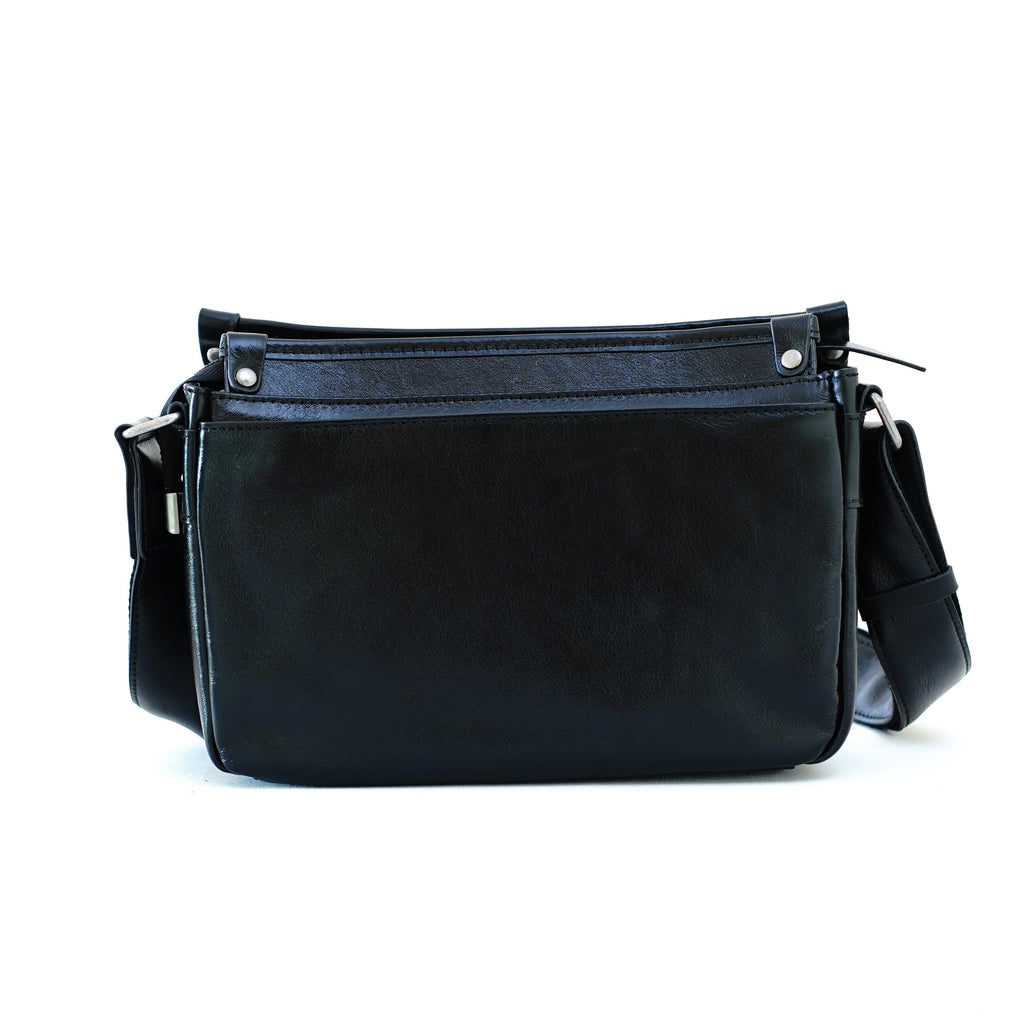 กระเป๋าหนังผู้ชาย/กระเป๋าหนังสะพายข้าง สีดำ รุ่น B-BK-8335