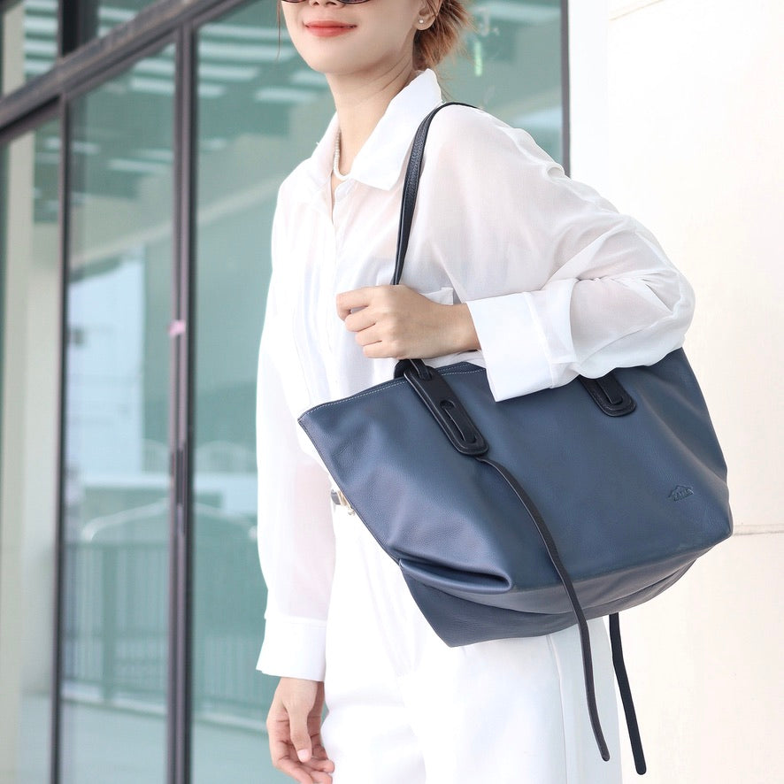 กระเป๋าหนังผู้หญิง /กระเป๋าหนังสะพายข้างผู้หญิง สีเทา B-GRA-763 (Freya)