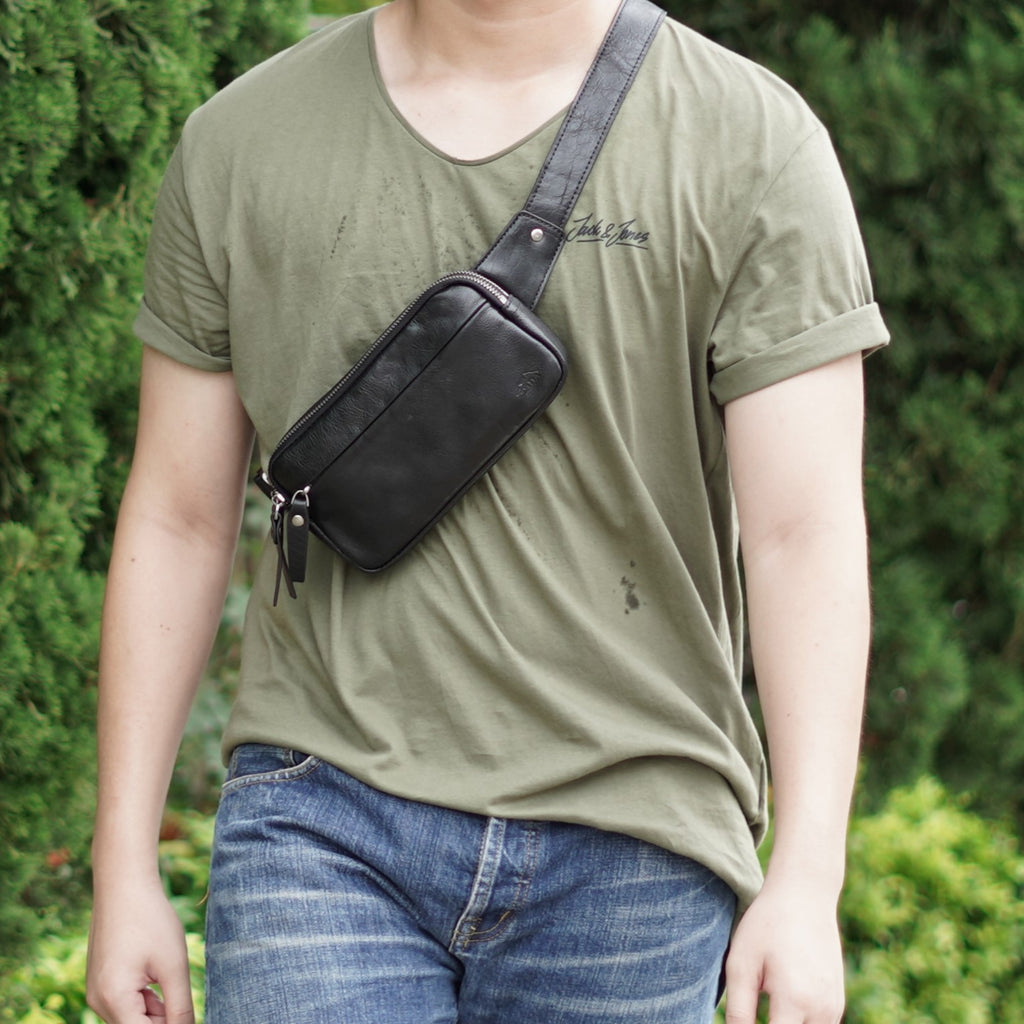 กระเป๋าหนังผู้ชาย/กระเป๋าหนังคาดอกผู้ชาย สีดำ รุ่น B-BK-8318