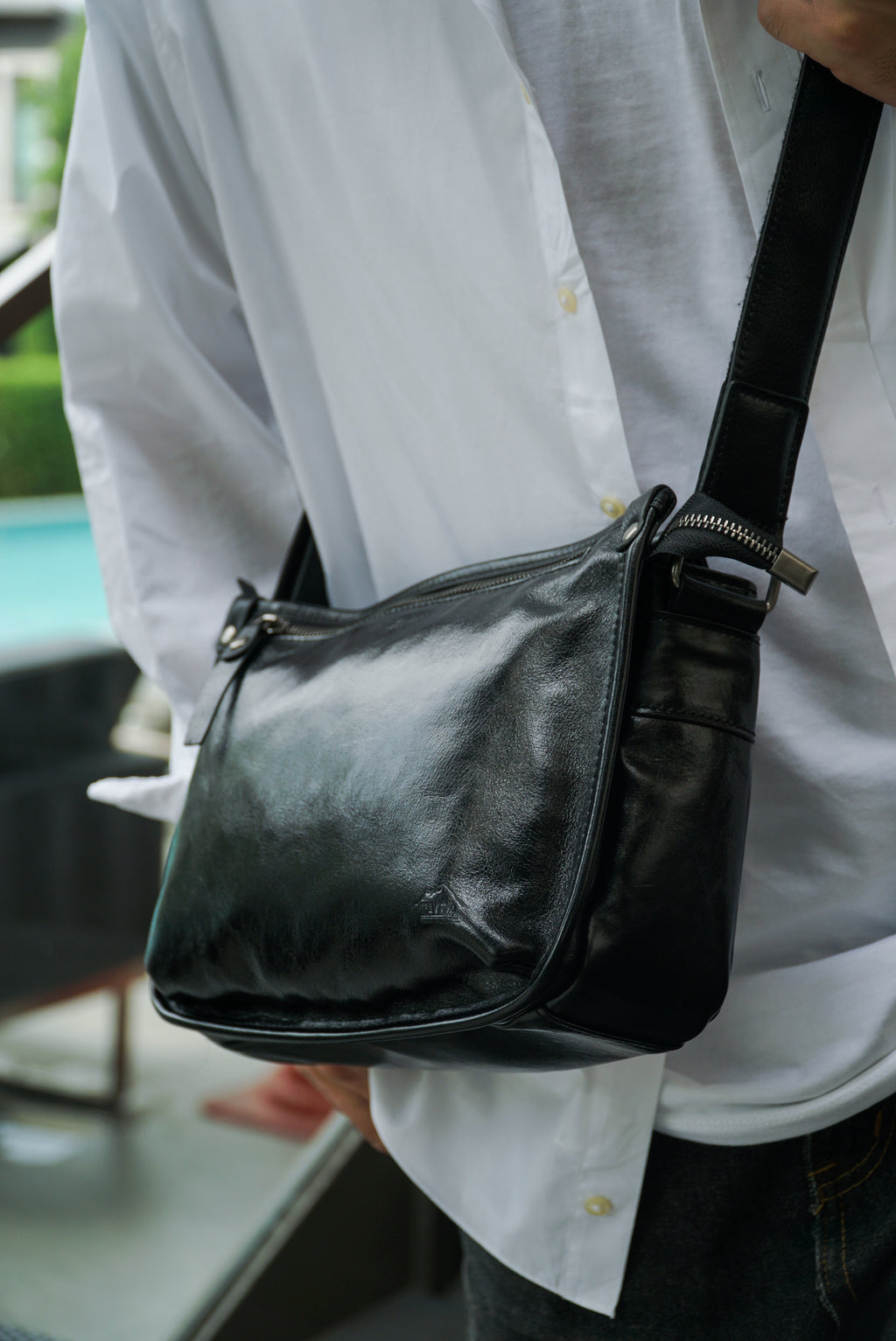 กระเป๋าหนังผู้ชาย/กระเป๋าหนังสะพายข้าง สีดำ รุ่น B-BK-8335