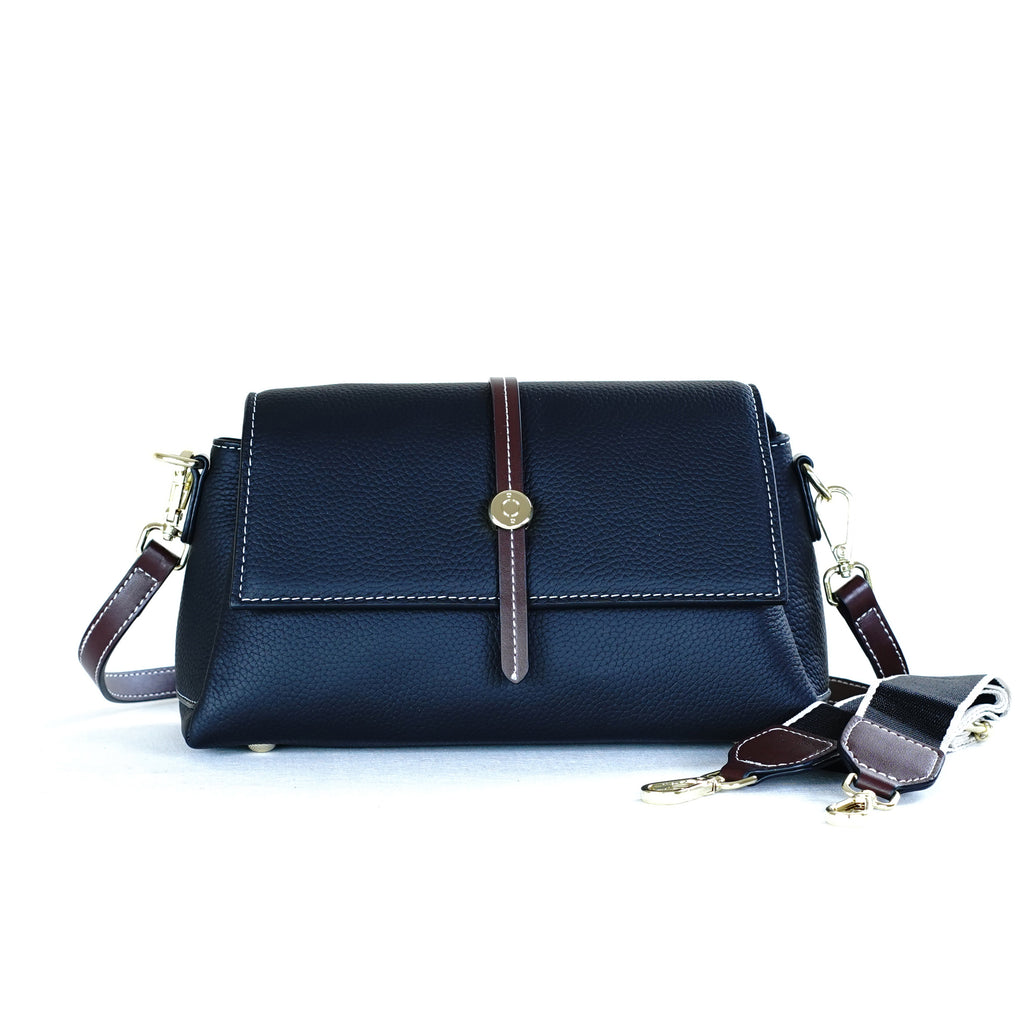 กระเป๋าหนังผู้หญิง /กระเป๋าหนังสะพายข้างผู้หญิง สีดำ B-BK-8845 (Iris)