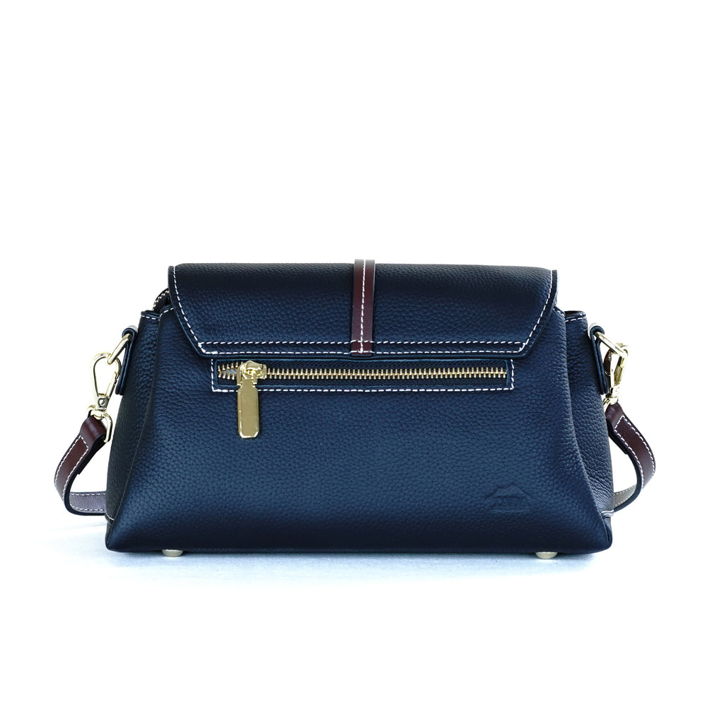 กระเป๋าหนังผู้หญิง /กระเป๋าหนังสะพายข้างผู้หญิง สีดำ B-BK-8845 (Iris)