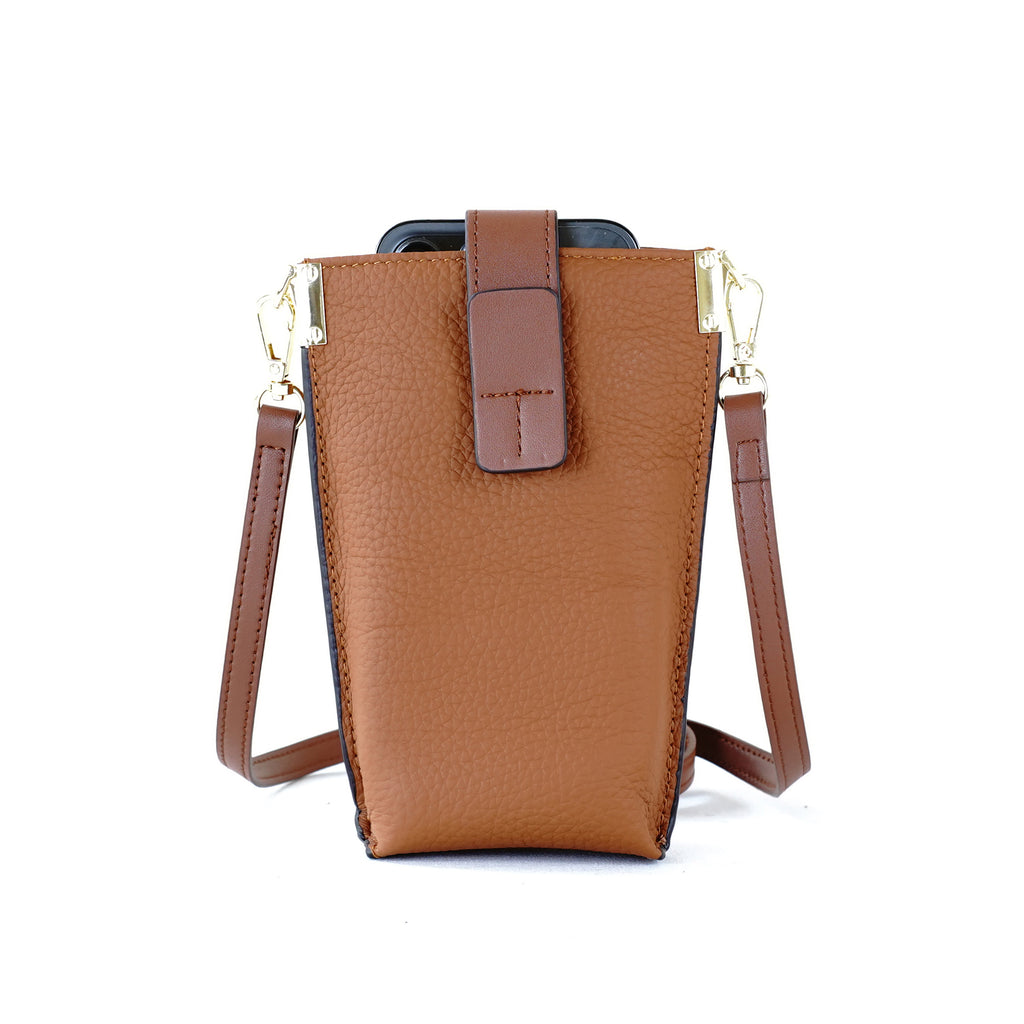 กระเป๋าหนังผู้หญิง /กระเป๋าหนังสะพายข้างผู้หญิง สีน้าตาล รุ่น B-LBR-8820 Lily