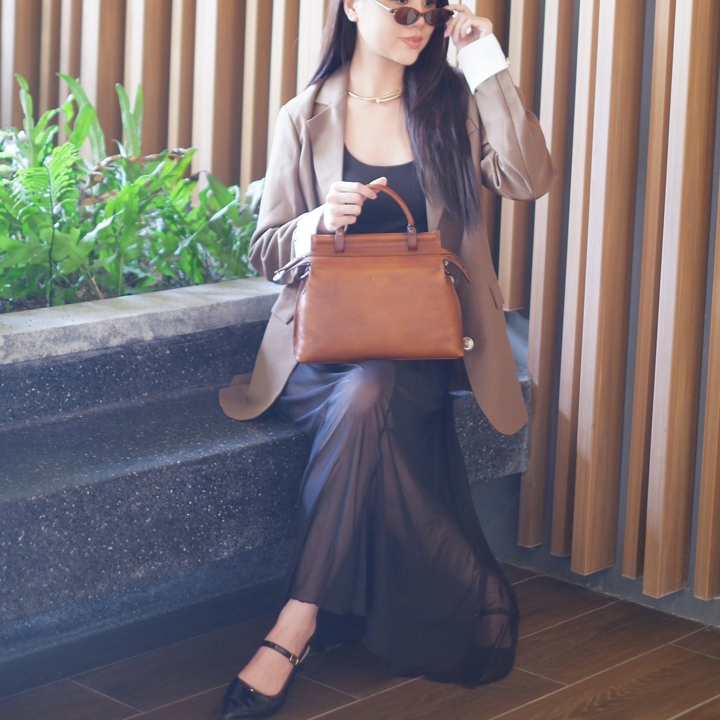 กระเป๋าสะพายผู้หญิงหนังแท้ รุ่น B- 8476 Evelyn (เอเวลิน)