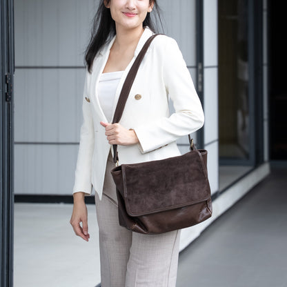 กระเป๋าหนังผู้หญิง /กระเป๋าหนังสะพายข้างผู้หญิง สีน้ำตาล รุ่น B-7380