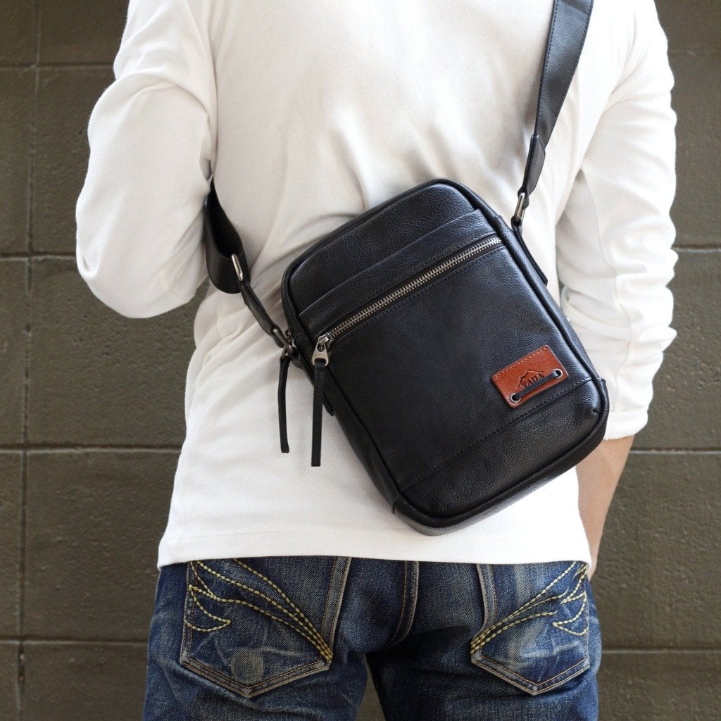 กระเป๋าหนังผู้ชาย