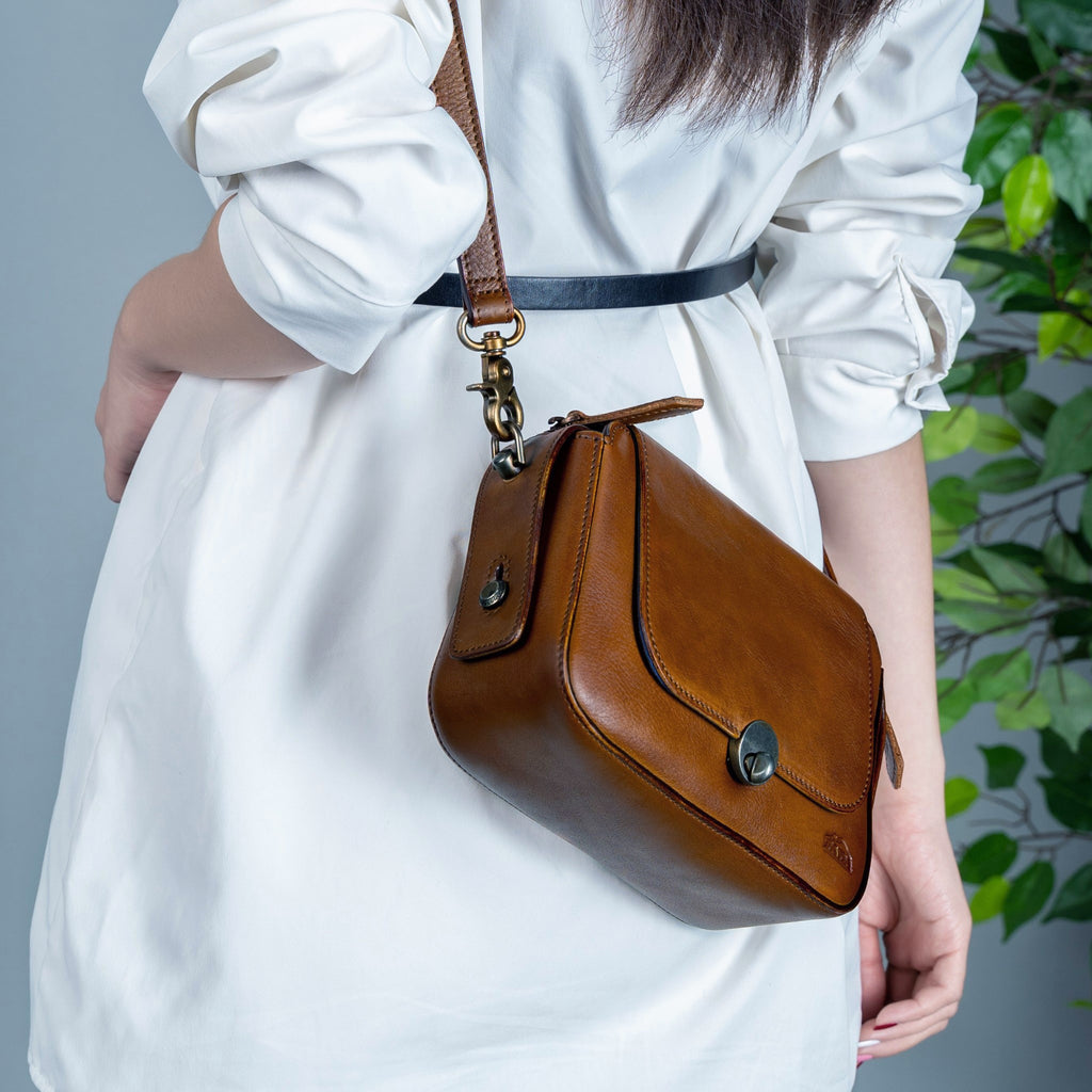 กระเป๋าหนังสะพายข้างผู้หญิง/กระเป๋าหนังแท้ผู้หญิง รุ่น Isabella (B-LBR-1292)