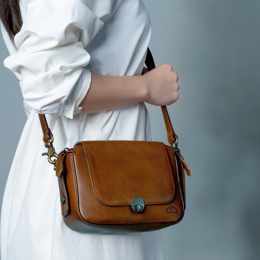 กระเป๋าหนังสะพายข้างผู้หญิง/กระเป๋าหนังแท้ผู้หญิง รุ่น Isabella (B-LBR-1292)