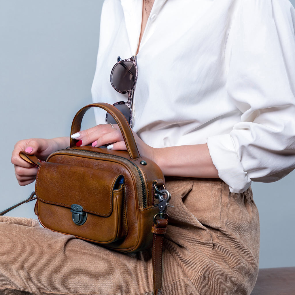 กระเป๋าหนังสะพายข้างผู้หญิง/กระเป๋าหนังแท้ผู้หญิง รุ่น Cleo B-LBR-1291