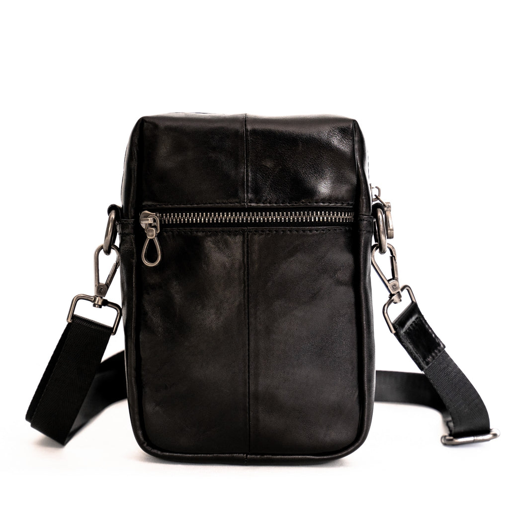 กระเป๋าหนังผู้ชาย/กระเป๋าหนังสะพายข้างผู้ชาย สีดำ รุ่น B-BK-1286