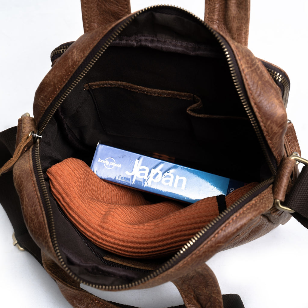 กระเป๋าหนังผู้ชาย/กระเป๋าหนังสะพายข้างผู้ชาย สีนํ้าตาล รุ่น B-LBR-1115