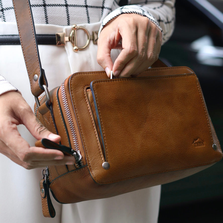 กระเป๋ากล้องหนัง รุ่น Curie